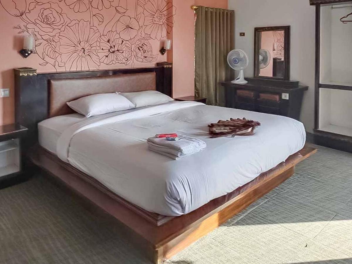 Hotel Ananda Syariah Redpartner Букиттинги Экстерьер фото