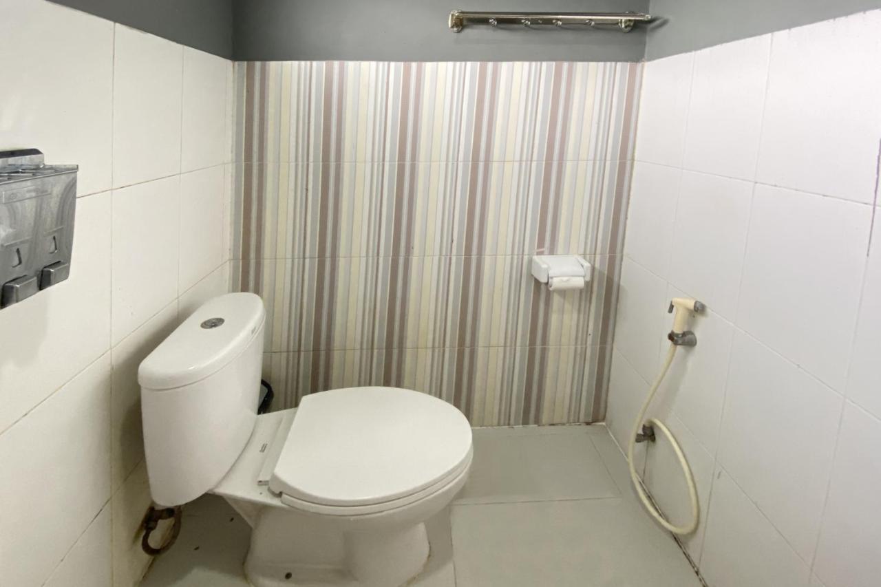Hotel Ananda Syariah Redpartner Букиттинги Экстерьер фото