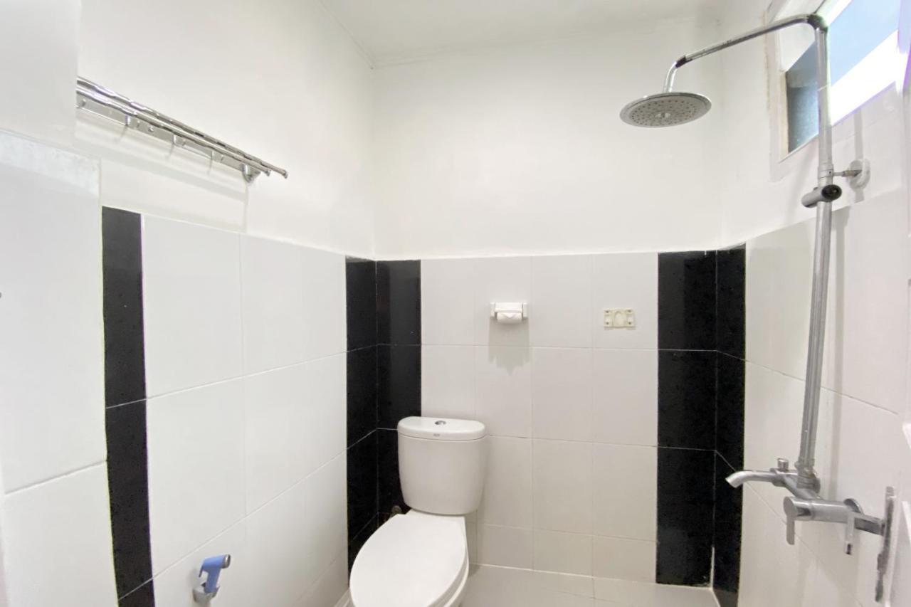 Hotel Ananda Syariah Redpartner Букиттинги Экстерьер фото